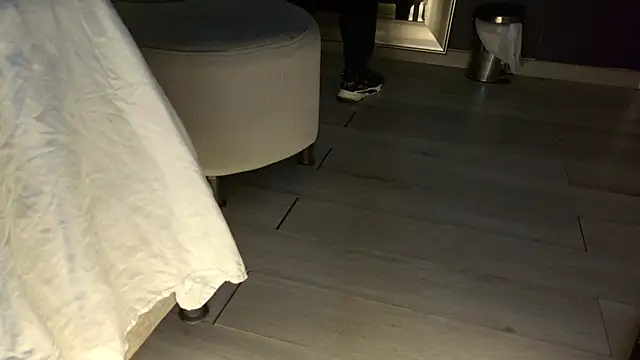 Snapshot of MarkWalker__ chatting on 11/25/25, 10:48 MarkWalker online show from 11/25/25, 10:48