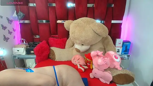 Snapshot of Ginna_doll chatting on 10/19/25, 01:39 Ginna doll online show from 10/19/25, 01:39