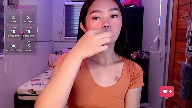 Snapshot of Itsme_claire chatting on 10/04/25, 01:25 Itsme claire online show from 10/04/25, 01:25