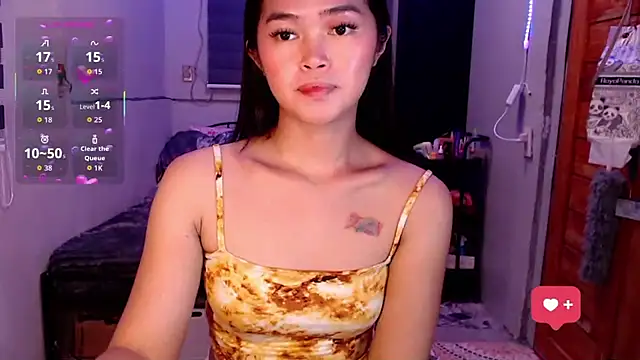 Snapshot of Itsme_claire chatting on 10/06/25, 01:52 Itsme claire online show from 10/06/25, 01:52