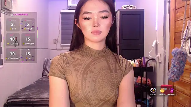 Snapshot of Itsme_claire chatting on 10/14/25, 03:18 Itsme claire online show from 10/14/25, 03:18