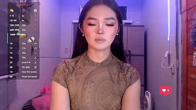 Snapshot of Itsme_claire chatting on 10/19/25, 01:17 Itsme claire online show from 10/19/25, 01:17