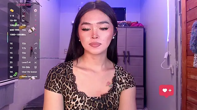 Snapshot of Itsme_claire chatting on 10/28/25, 01:09 Itsme claire online show from 10/28/25, 01:09