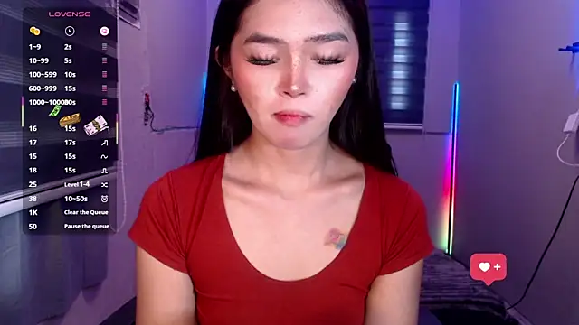 Snapshot of Itsme_claire chatting on 11/18/25, 02:06 Itsme claire online show from 11/18/25, 02:06