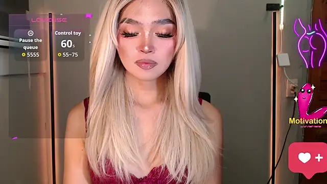 Snapshot of Itsme_claire chatting on 03/25/26, 11:33 Itsme claire online show from 03/25/26, 11:33