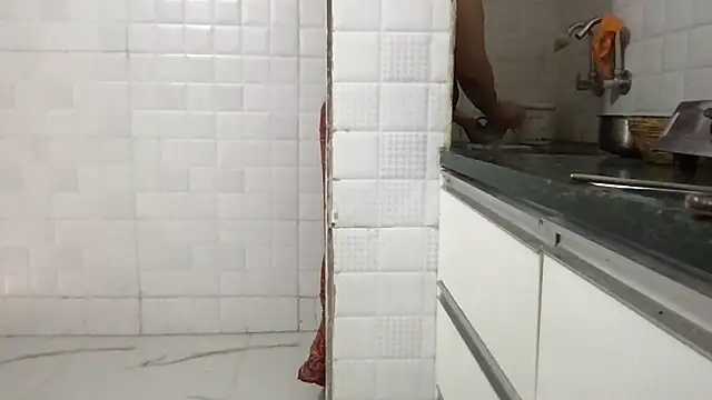 Snapshot of Riyasingh9 chatting on 03/13/25, 04:05 Riyasingh9 online show from 03/13/25, 04:05