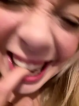 CherryAuroraa online show from 10/05/25, 07:56