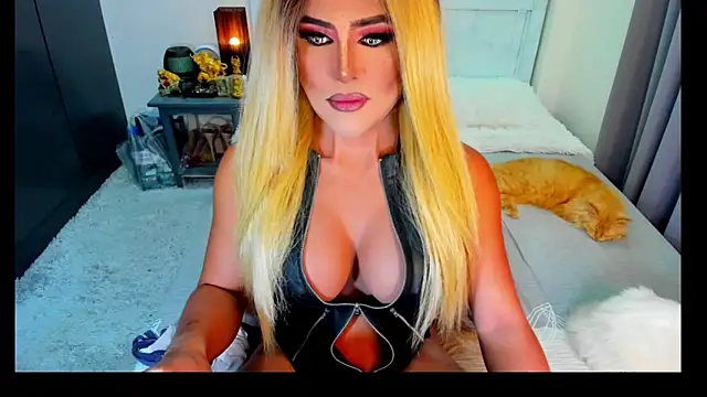 Snapshot of MissNaughtyTyra chatting on 06/12/26, 11:46 MissNaughtyTyra online show from 06/12/26, 11:46