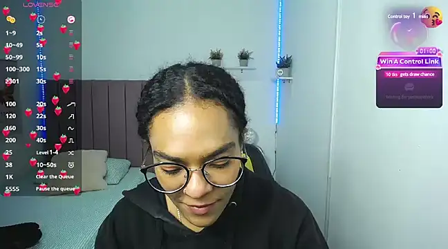 Nina lovee  online show from 12/09/24, 04:47