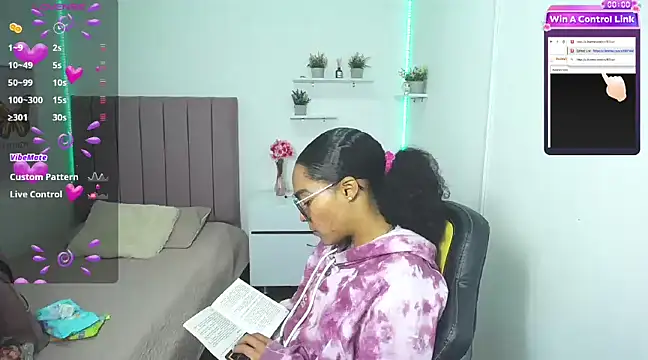 Nina lovee  online show from 12/11/24, 04:42