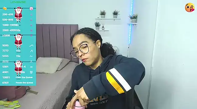 Nina lovee  online show from 12/13/24, 01:33