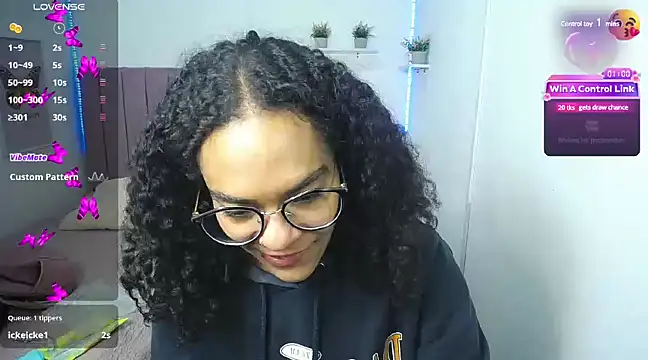 Nina lovee  online show from 12/16/24, 04:27