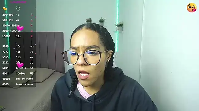 Nina lovee  online show from 12/19/24, 04:57