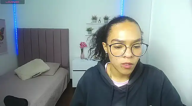 Nina lovee  online show from 12/26/24, 01:32