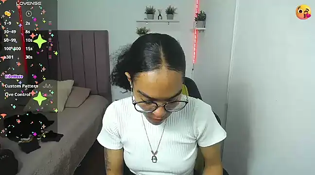 Nina lovee  online show from 01/08/25, 04:54
