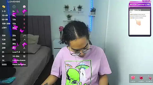 Nina lovee  online show from 01/11/25, 04:46
