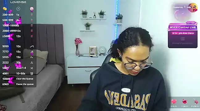 Nina lovee  online show from 01/14/25, 05:12