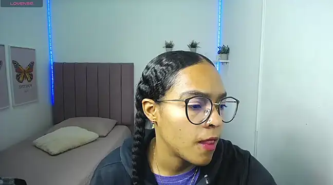 Nina lovee  online show from 02/08/25, 01:33