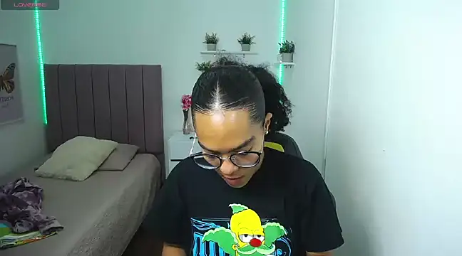 Nina lovee  online show from 02/13/25, 02:31