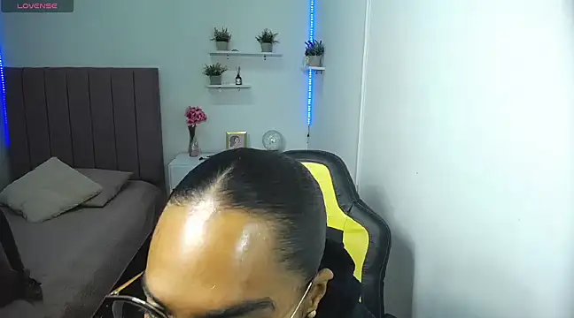 Nina lovee  online show from 02/26/25, 02:46