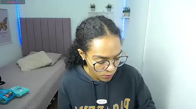 Nina lovee  online show from 03/11/25, 02:51