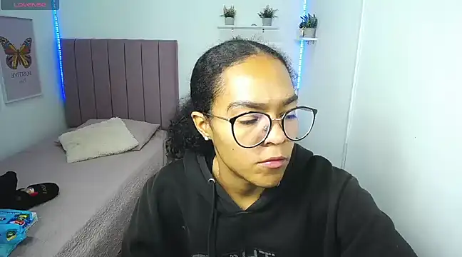 Nina lovee  online show from 03/12/25, 03:18
