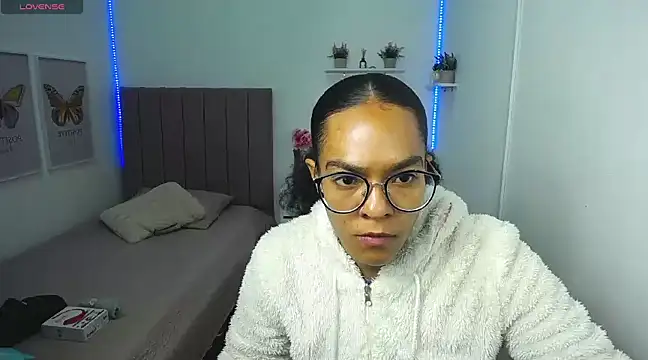 Nina lovee  online show from 03/14/25, 03:03
