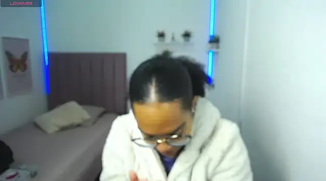 Nina lovee  online show from 03/14/25, 06:07