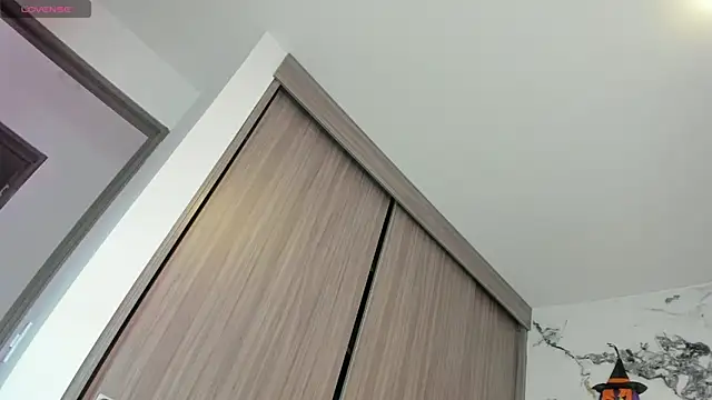 Snapshot of Annaross2 chatting on 11/01/25, 07:16 Annaross2 online show from 11/01/25, 07:16