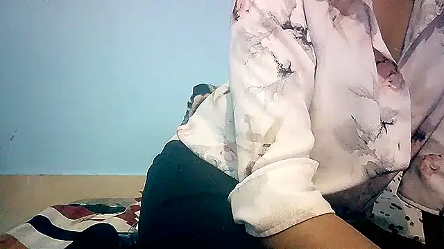 lovelydesi21 online show from 12/26/24, 03:42