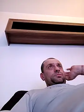 Roman0798 online show from 12/20/24, 05:57