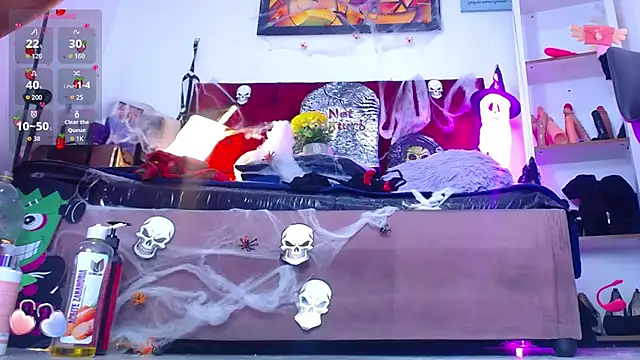 Snapshot of louise_nails chatting on 10/21/25, 01:34 louise nails online show from 10/21/25, 01:34