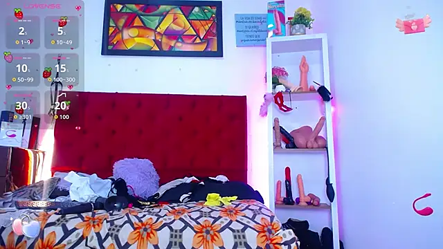 Snapshot of louise_nails chatting on 11/21/25, 04:05 louise nails online show from 11/21/25, 04:05