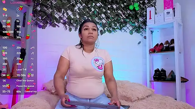 louise nails online show from 06/30/26, 06:42