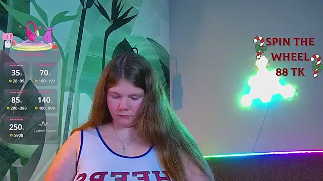 Snapshot of RubyValen chatting on 12/16/25, 01:21 RubyValen online show from 12/16/25, 01:21