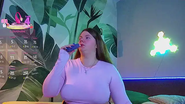 Snapshot of RubyValen chatting on 03/20/26, 01:54 RubyValen online show from 03/20/26, 01:54