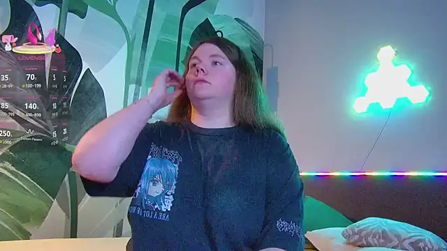Snapshot of RubyValen chatting on 04/17/26, 01:30 RubyValen online show from 04/17/26, 01:30