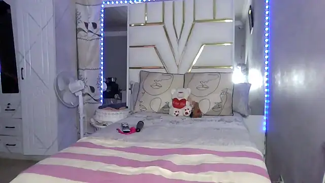 Snapshot of SexyyNana chatting on 09/25/25, 10:35 SexyyNana online show from 09/25/25, 10:35