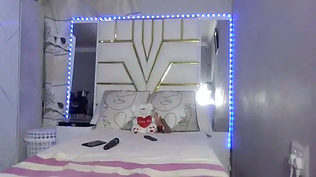 Snapshot of SexyyNana chatting on 10/31/25, 07:48 SexyyNana online show from 10/31/25, 07:48