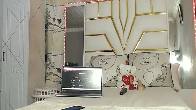 Snapshot of SexyyNana chatting on 11/04/25, 11:59 SexyyNana online show from 11/04/25, 11:59