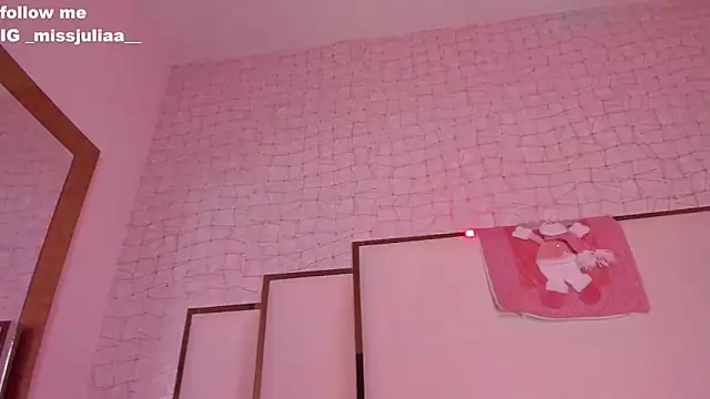 missjuliaa  online show from 12/12/24, 04:10