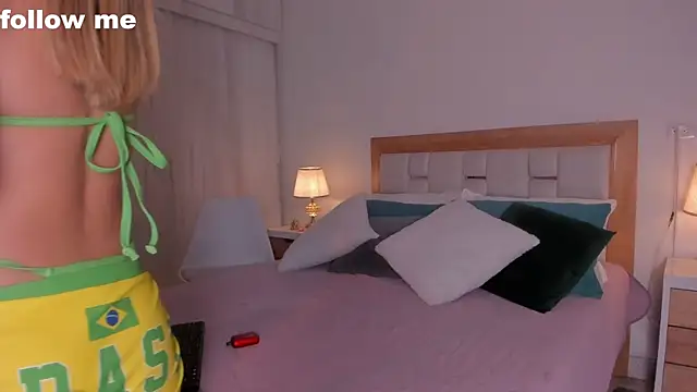 missjuliaa  online show from 01/29/25, 03:12