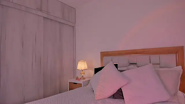 missjuliaa  online show from 01/30/25, 03:22