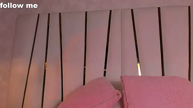 missjuliaa  online show from 02/22/25, 11:57