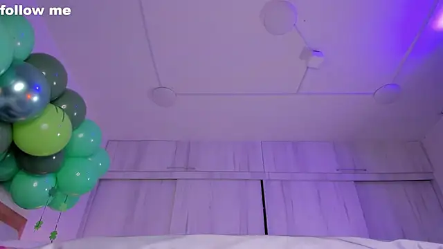 missjuliaa  online show from 03/21/25, 06:16