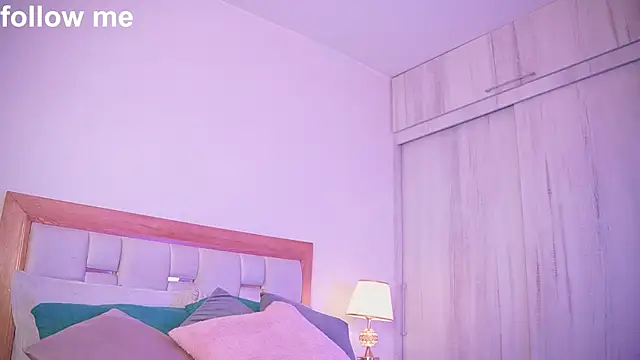 missjuliaa  online show from 09/12/25, 03:17