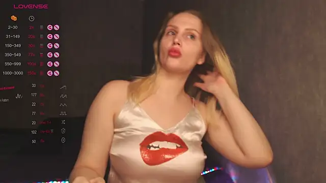 Snapshot of nutcrew chatting on 10/02/25, 08:27 nutcrew online show from 10/02/25, 08:27