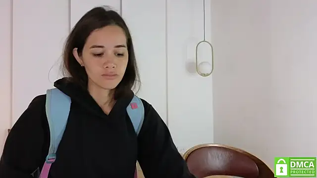 Snapshot of sexychanell_18 chatting on 10/13/25, 01:00 sexychanell 18 online show from 10/13/25, 01:00