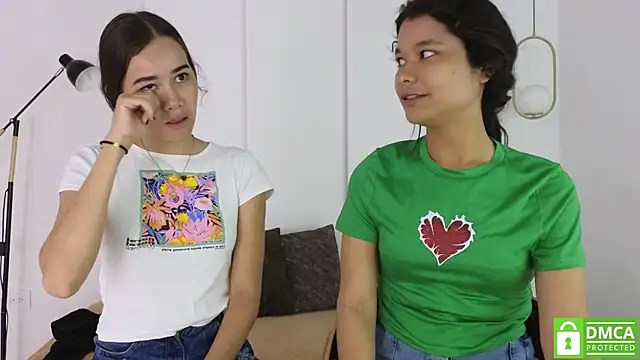 Snapshot of sexychanell_18 chatting on 10/22/25, 01:22 sexychanell 18 online show from 10/22/25, 01:22