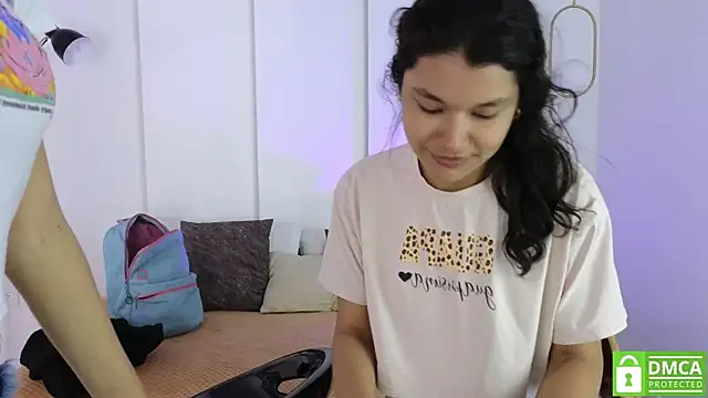 Snapshot of sexychanell_18 chatting on 10/27/25, 01:15 sexychanell 18 online show from 10/27/25, 01:15